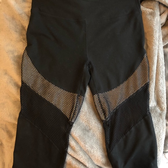 Fabletics Rhodes Capri - Picture 5 of 6